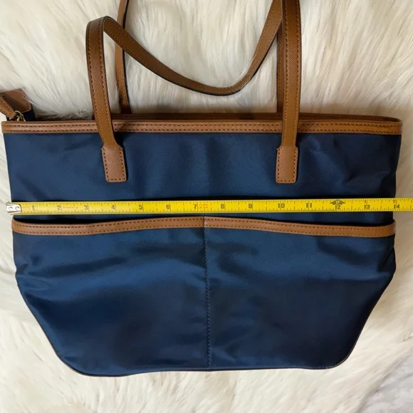 Michael Kors Kempton medium nylon pocket Tote - Picture 3 of 6